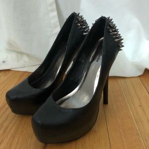 Zigi Soho platform pumps